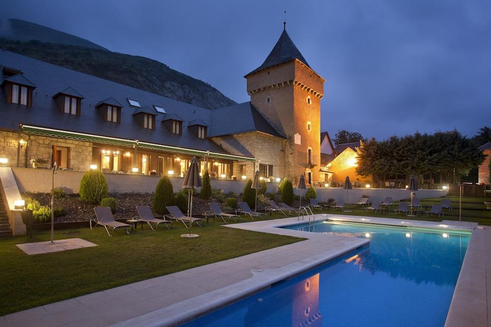 Parador De Arties Ngoại thất bức ảnh
