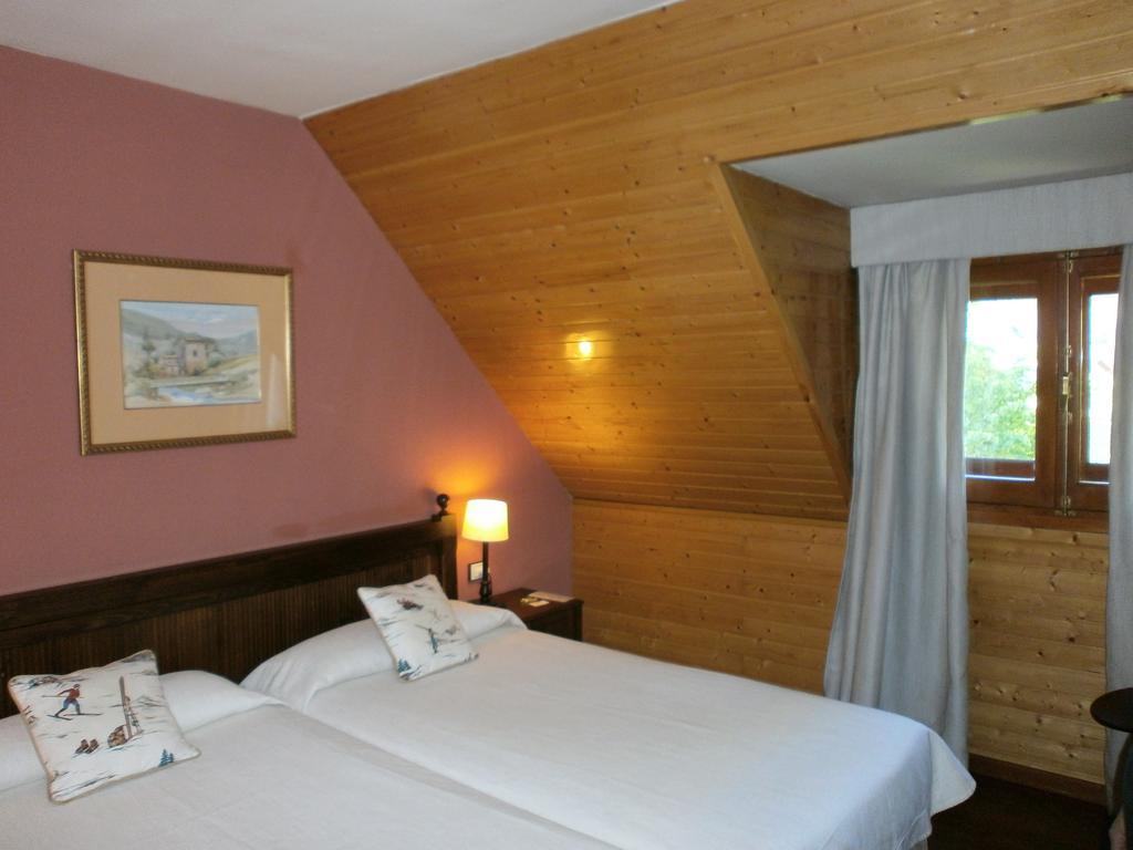 Parador De Arties Ngoại thất bức ảnh